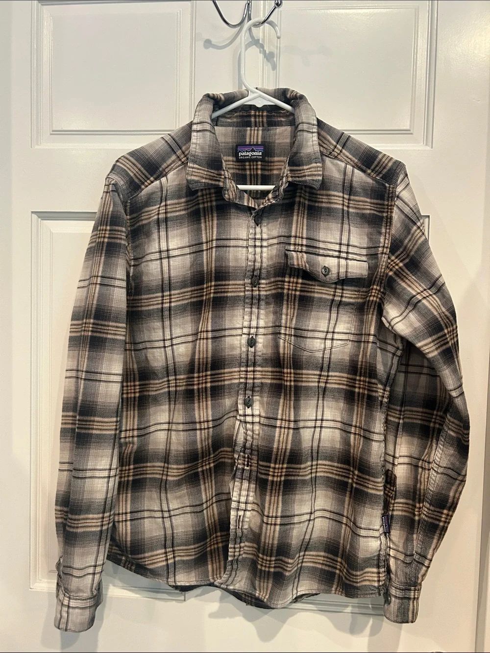 Patagonia Men's Black, Brown & Cream Plaid Button-Down Shirt size medium